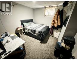 Family room - 542 Elizabeth Street, Weyburn, SK S4H1S4 Photo 11