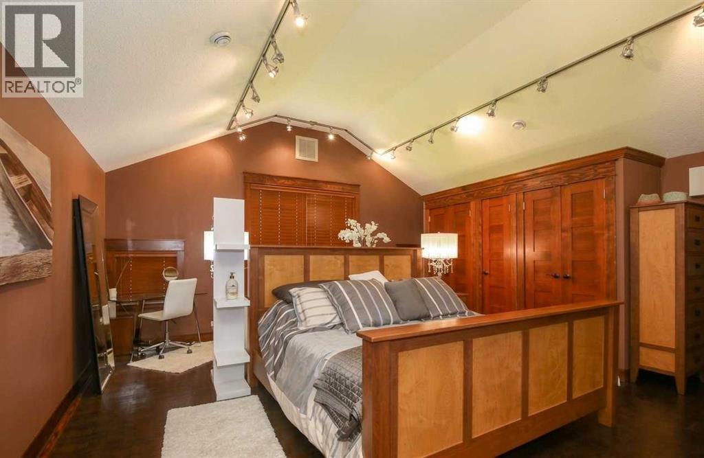 Listing photo – 141 Birchcliff Road, Birchcliff