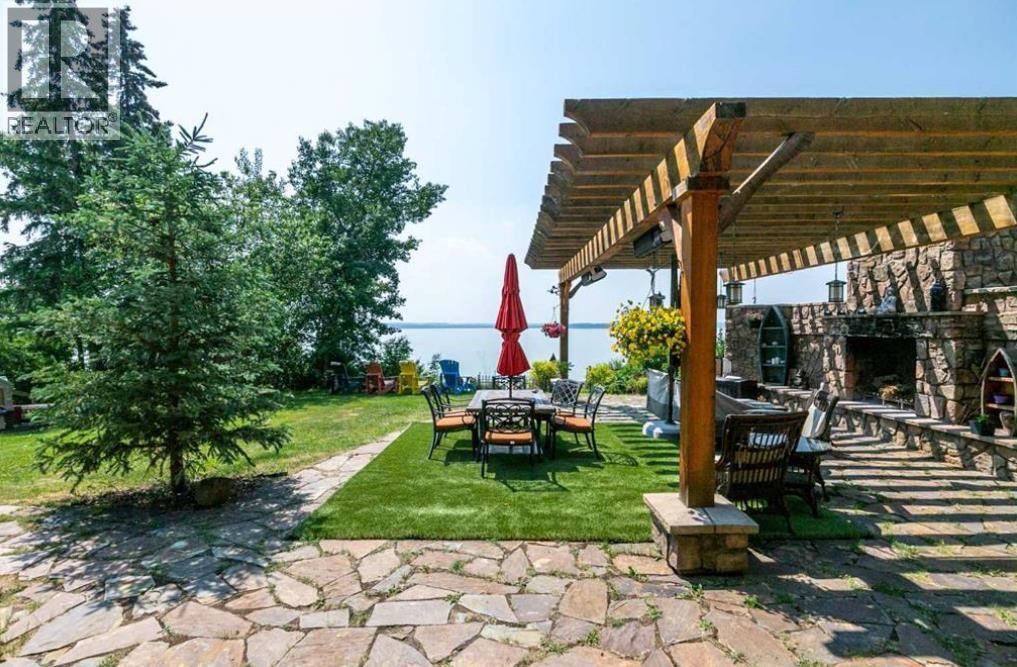 Listing photo – 141 Birchcliff Road, Birchcliff