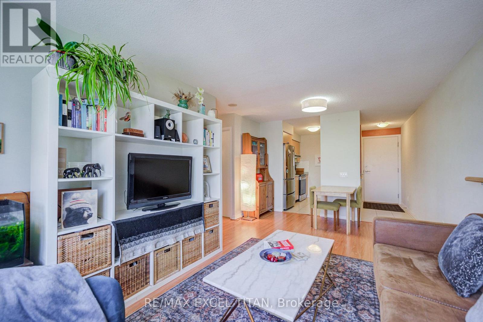 #1132 60 HEINTZMAN STREET - 15
