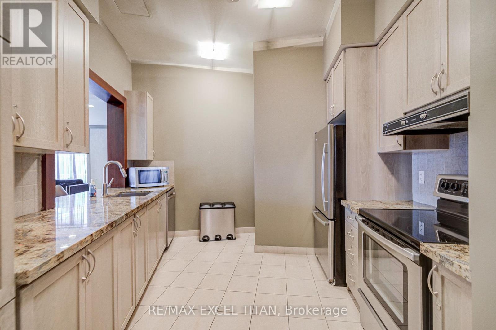 #1132 60 HEINTZMAN STREET - 23