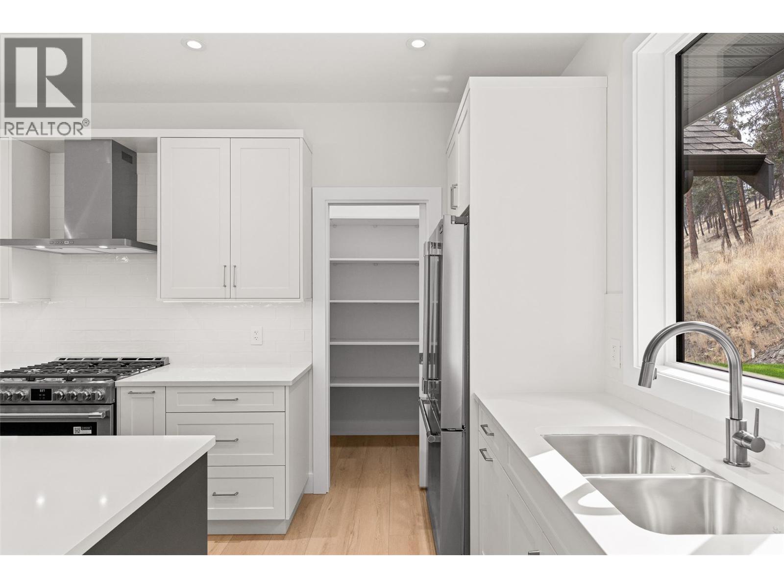 1448 Whistling Pine Place, Kelowna