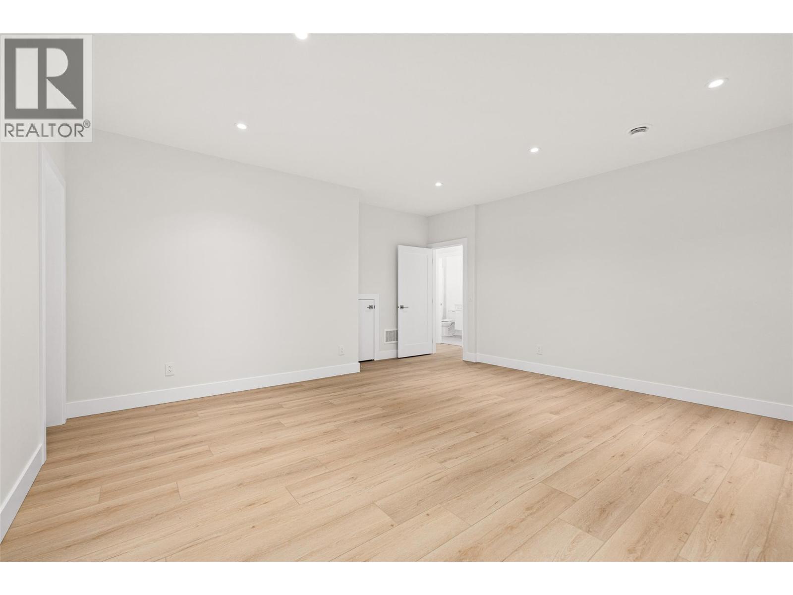 1448 Whistling Pine Place, Kelowna