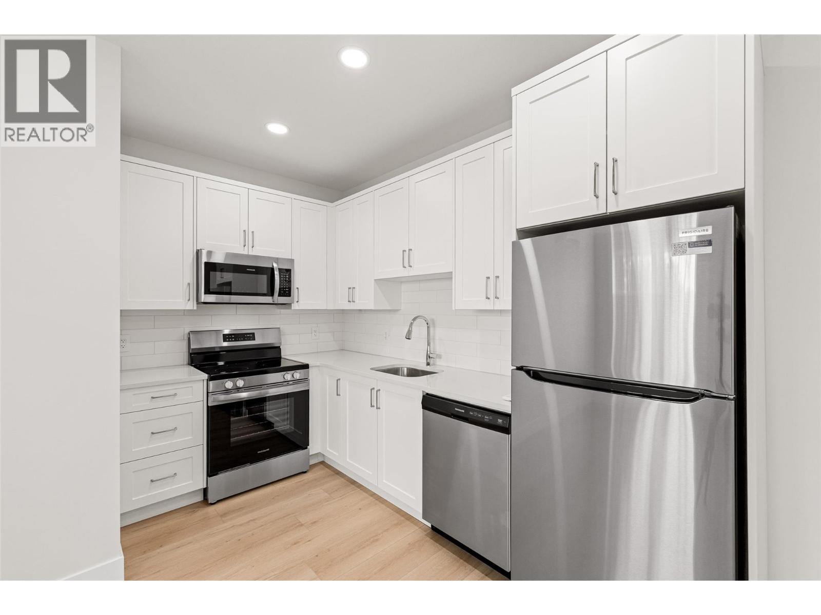 1448 Whistling Pine Place, Kelowna