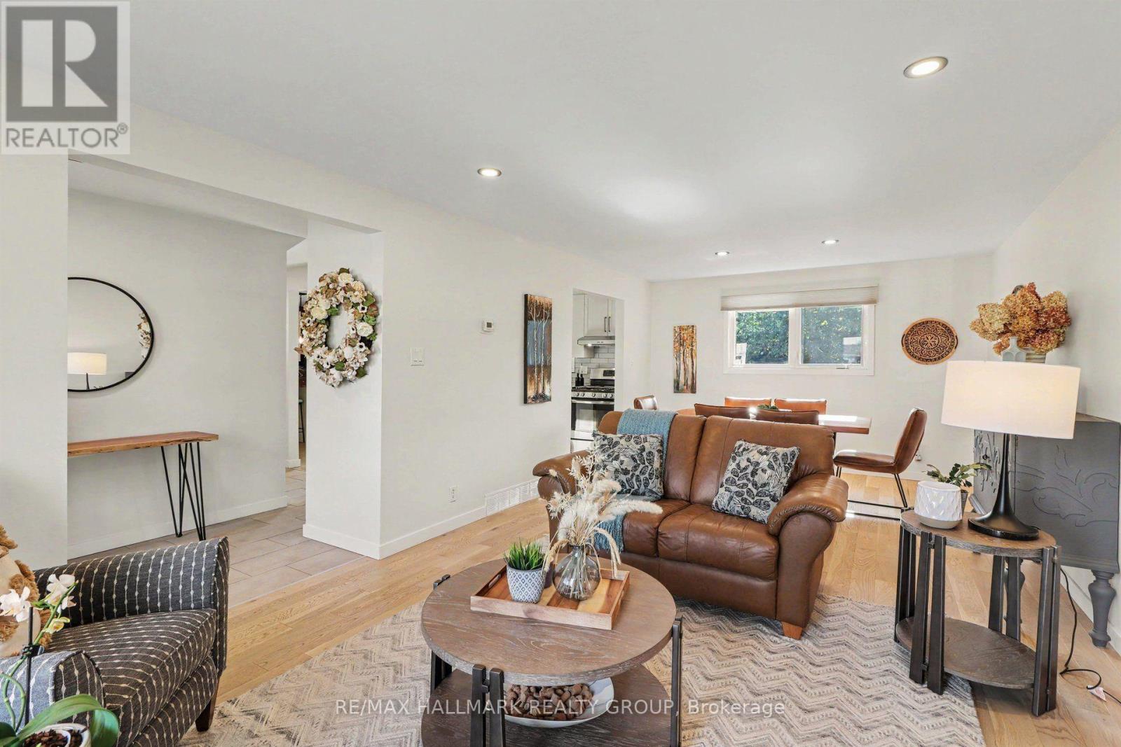 60 WOODBURN DRIVE, Ottawa — photo 7