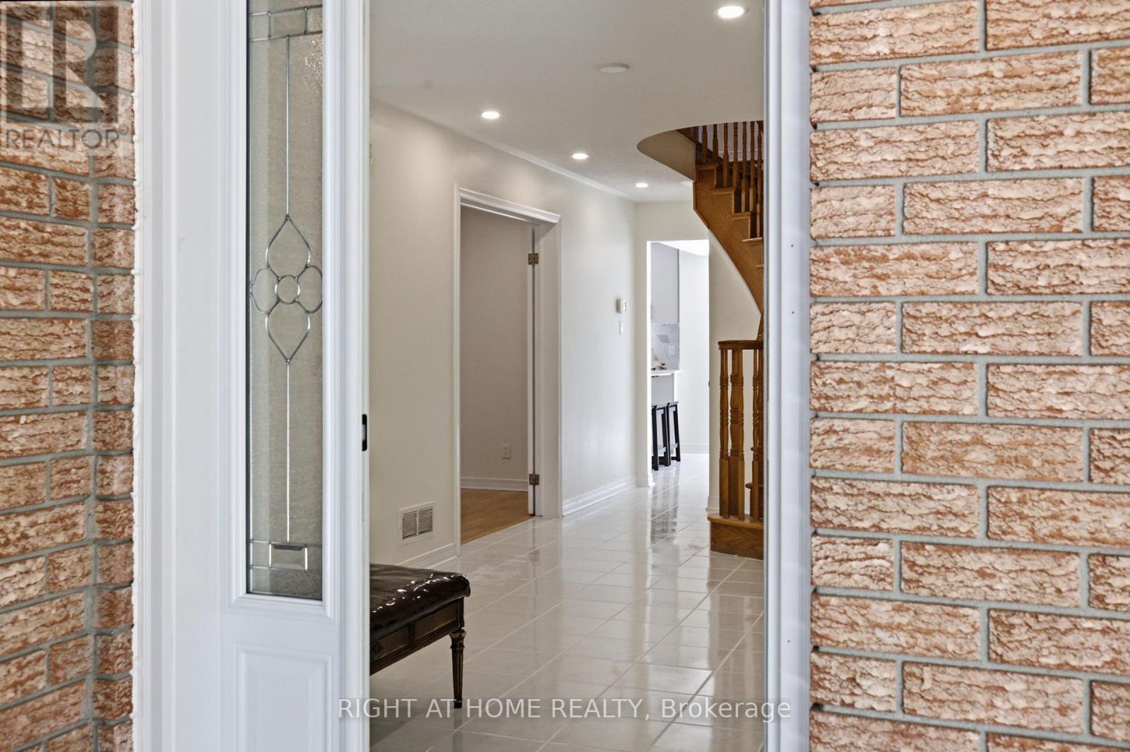 34 CELLINI COURT - 2
