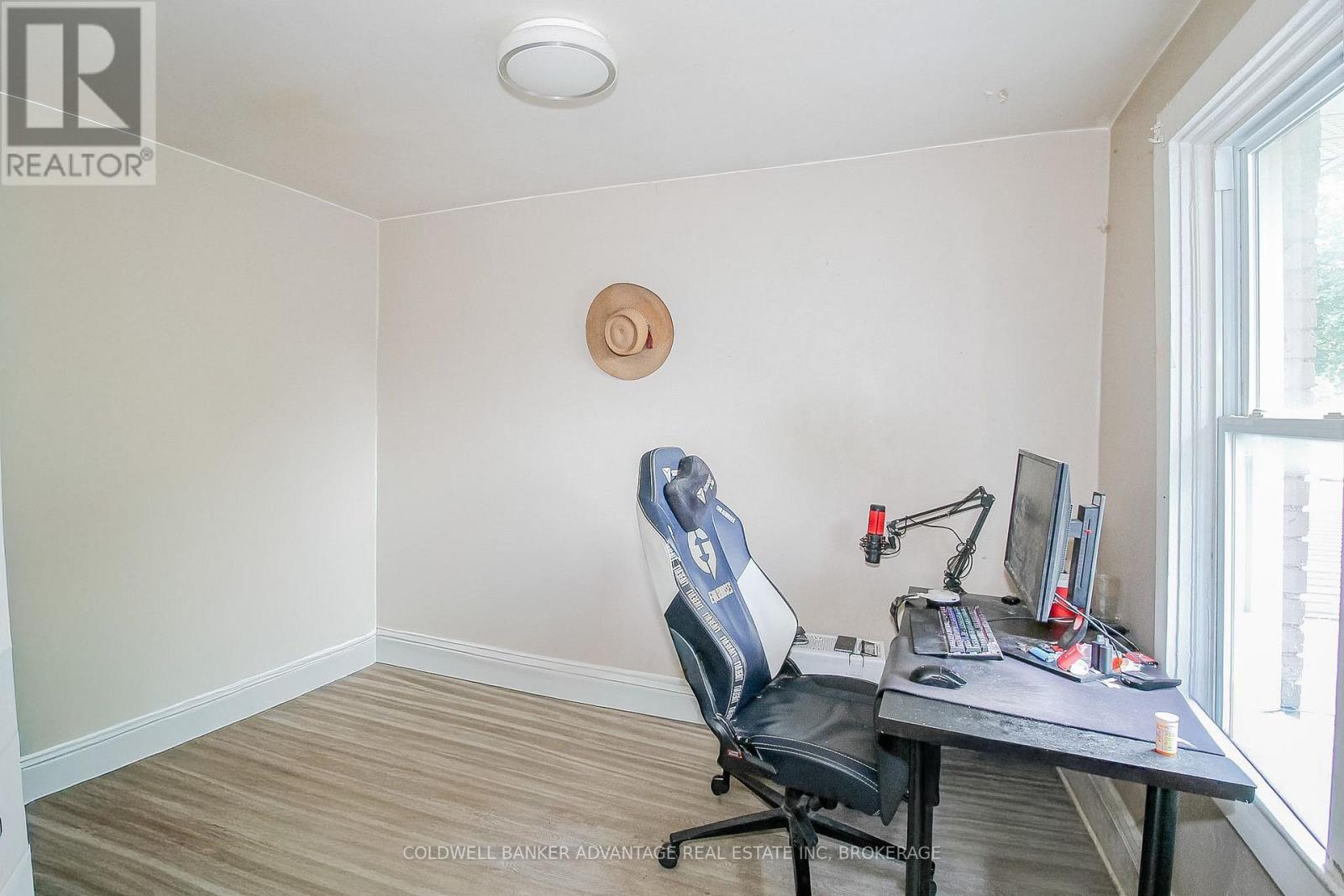 305 BURGAR STREET - Image 17