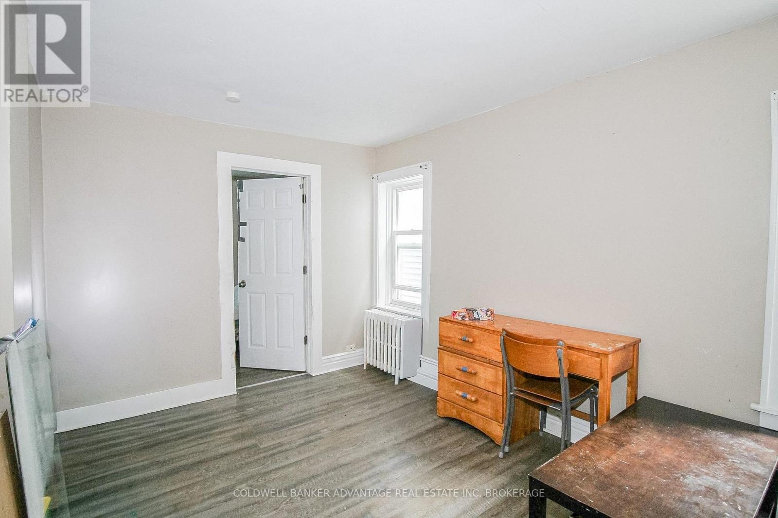 305 BURGAR STREET - 4
