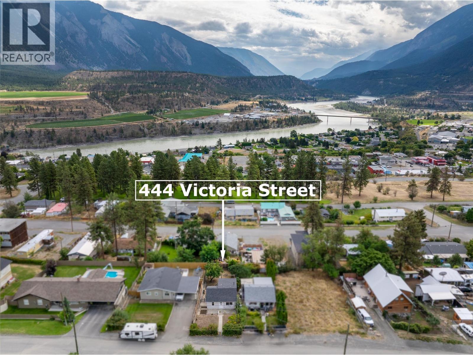 444 Victoria Street, Lillooet, British Columbia, V0K1V0, Lillooet, British Columbia — photo 3 of 5