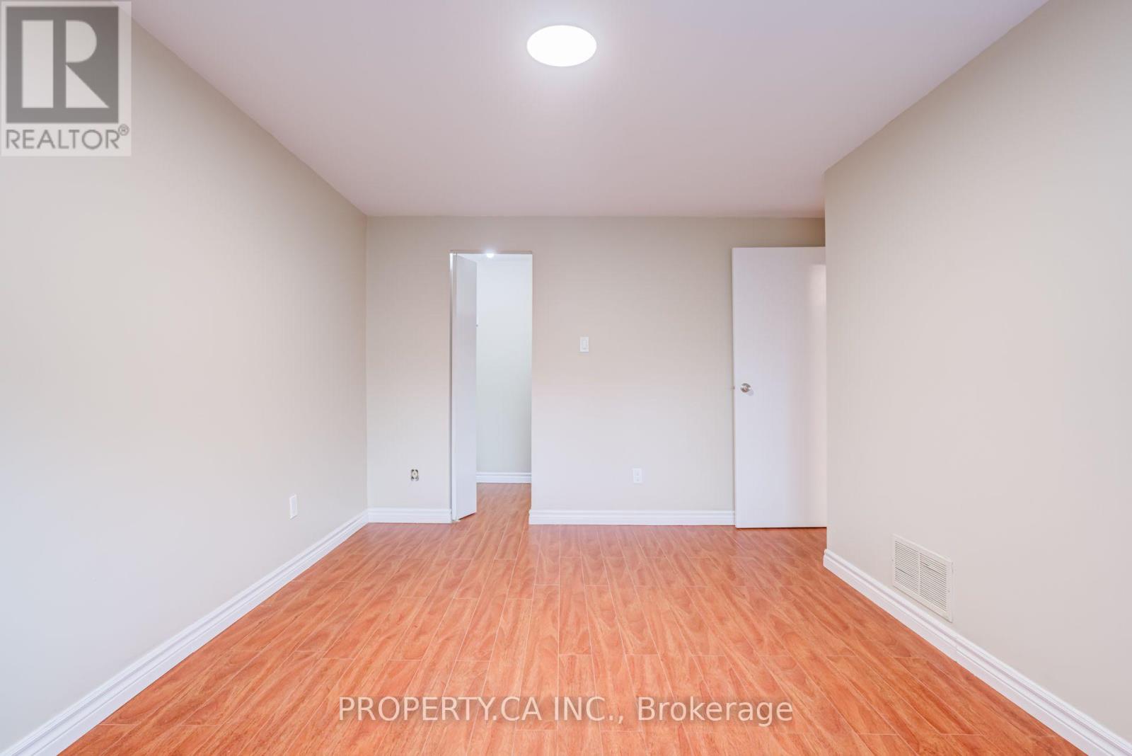 49 WHITELEAS AVENUE - 33