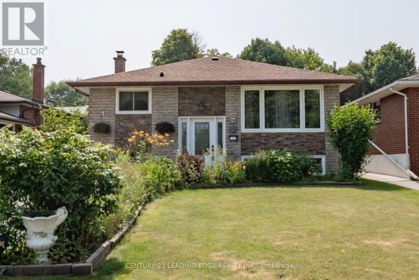 258 NIPIGON STREET - 1