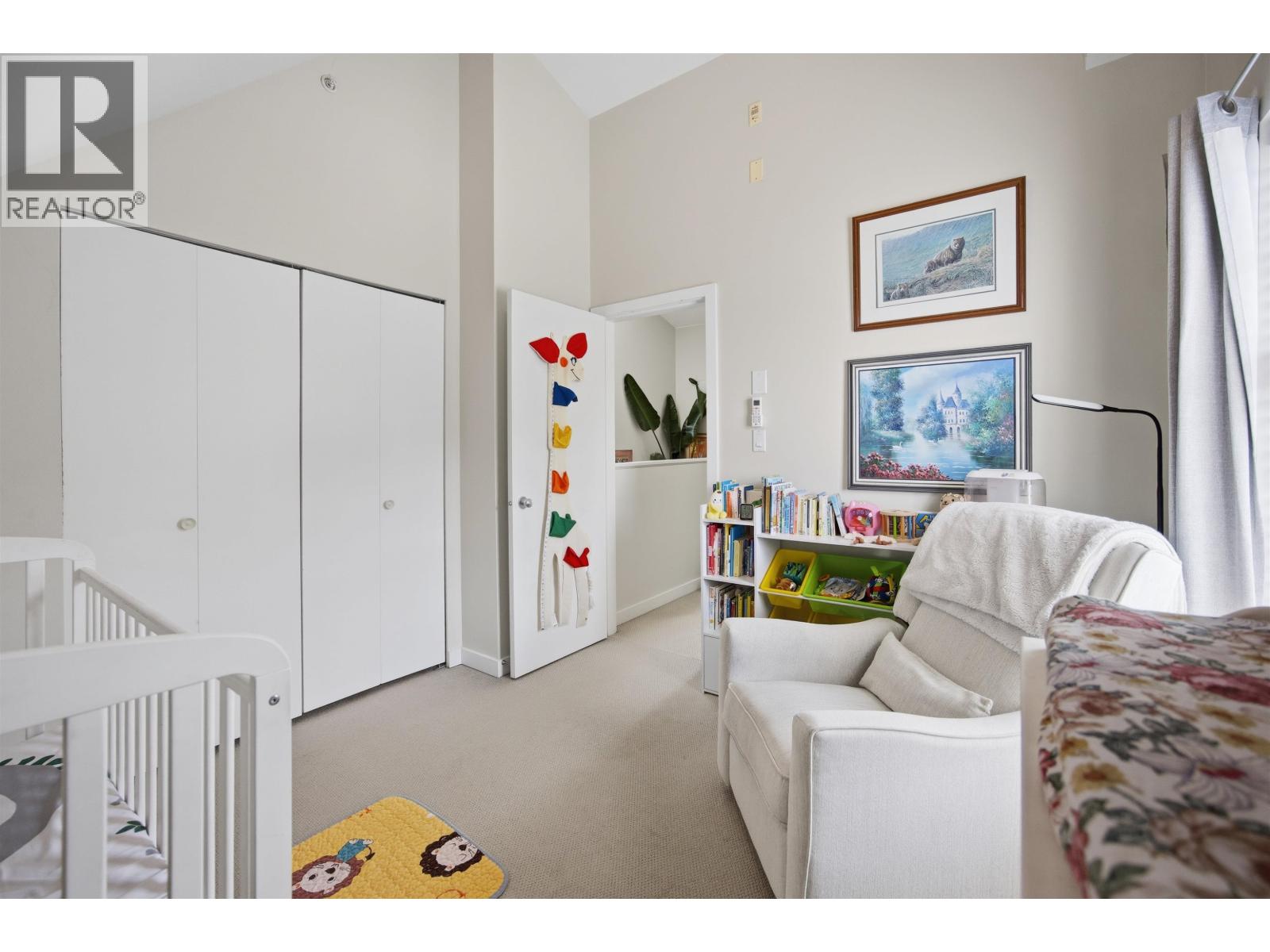 6 1642 E GEORGIA STREET, Vancouver