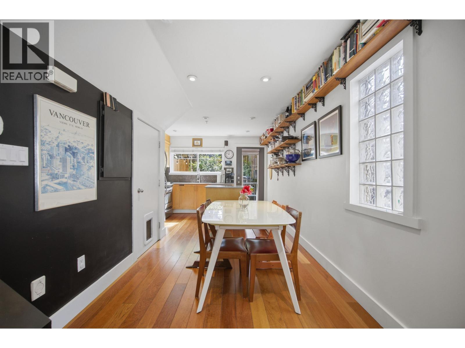 6 1642 E GEORGIA STREET, Vancouver