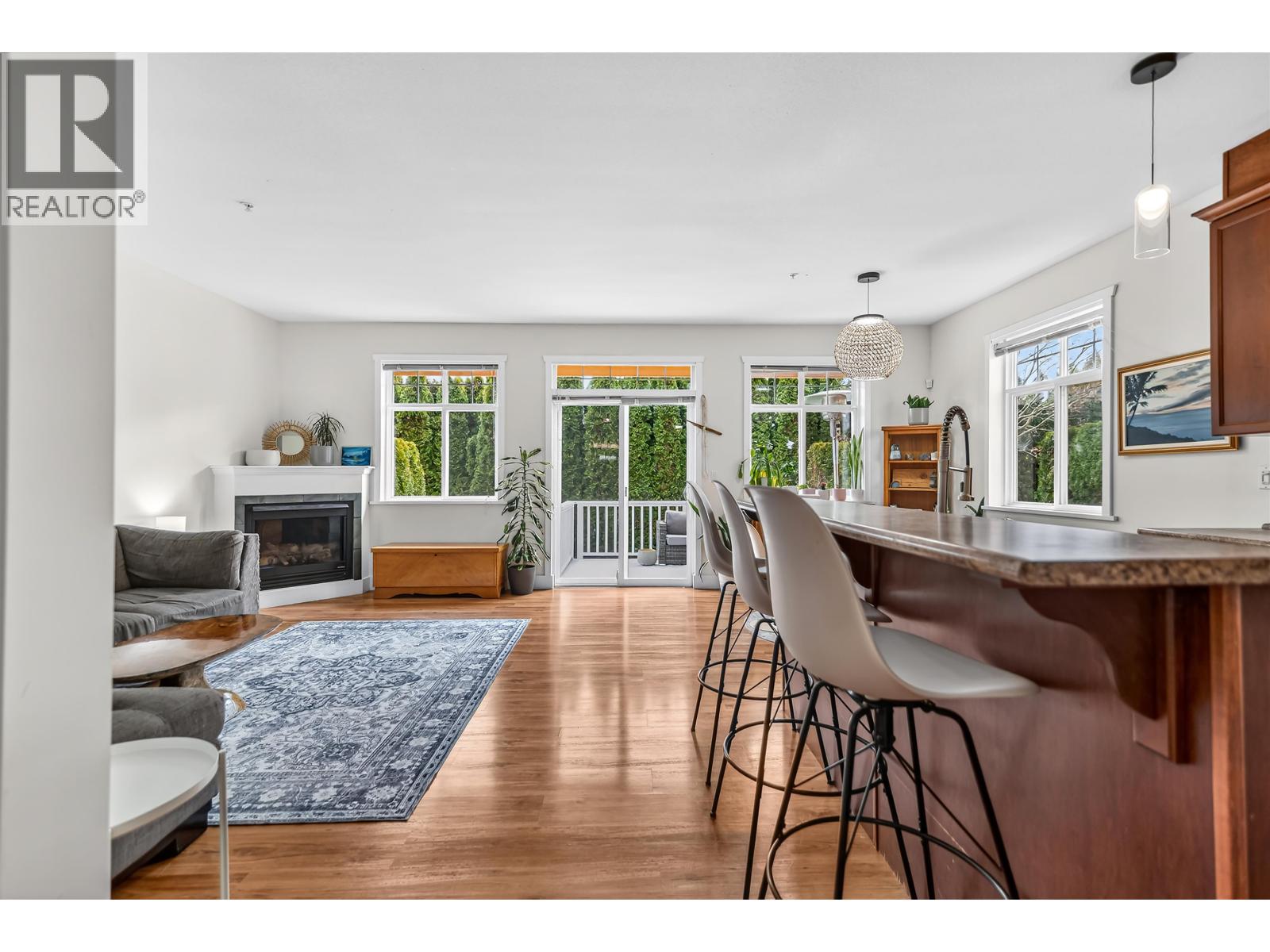 4 809 NORTH ROAD, Gibsons