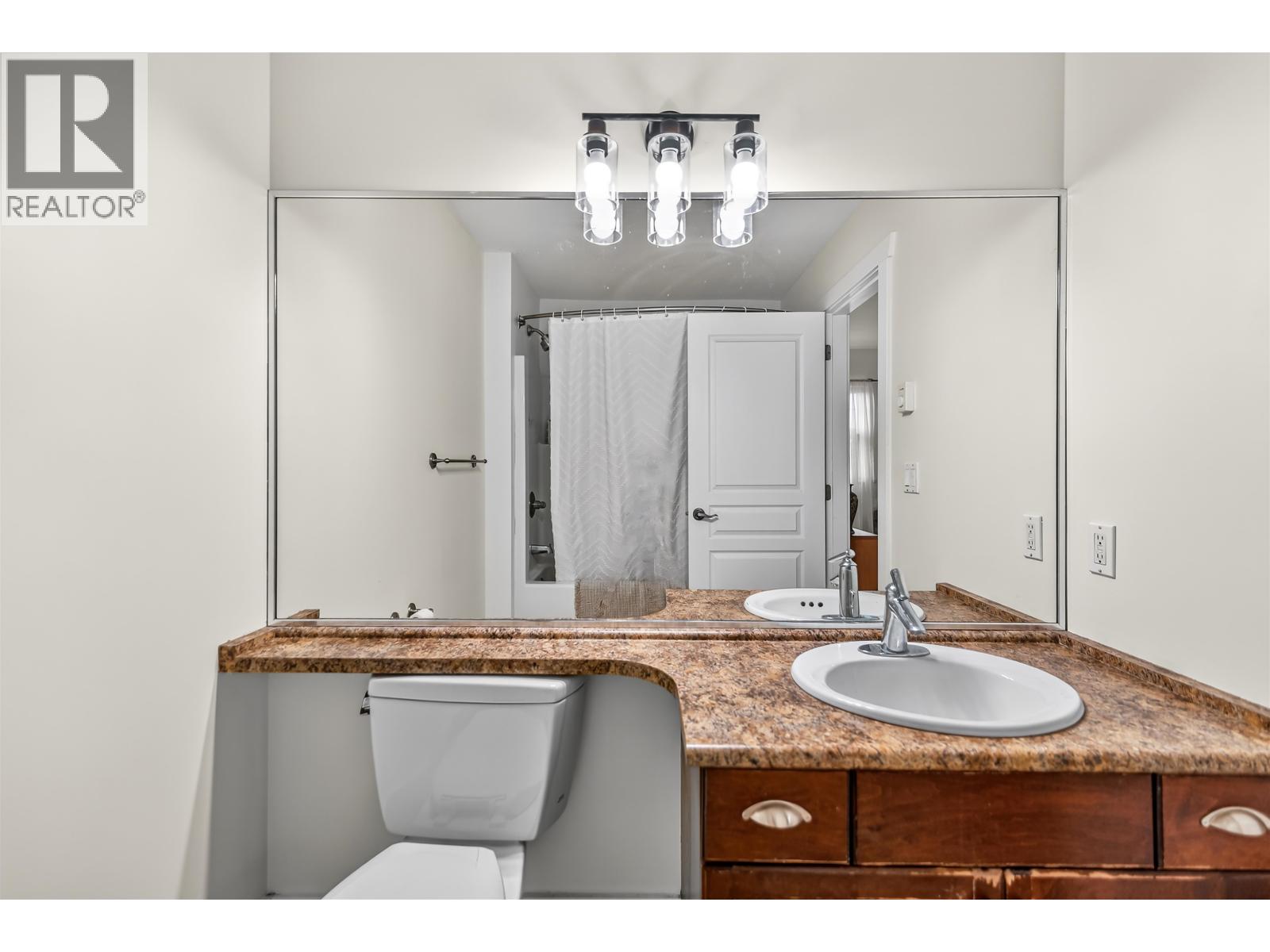 4 809 NORTH ROAD, Gibsons