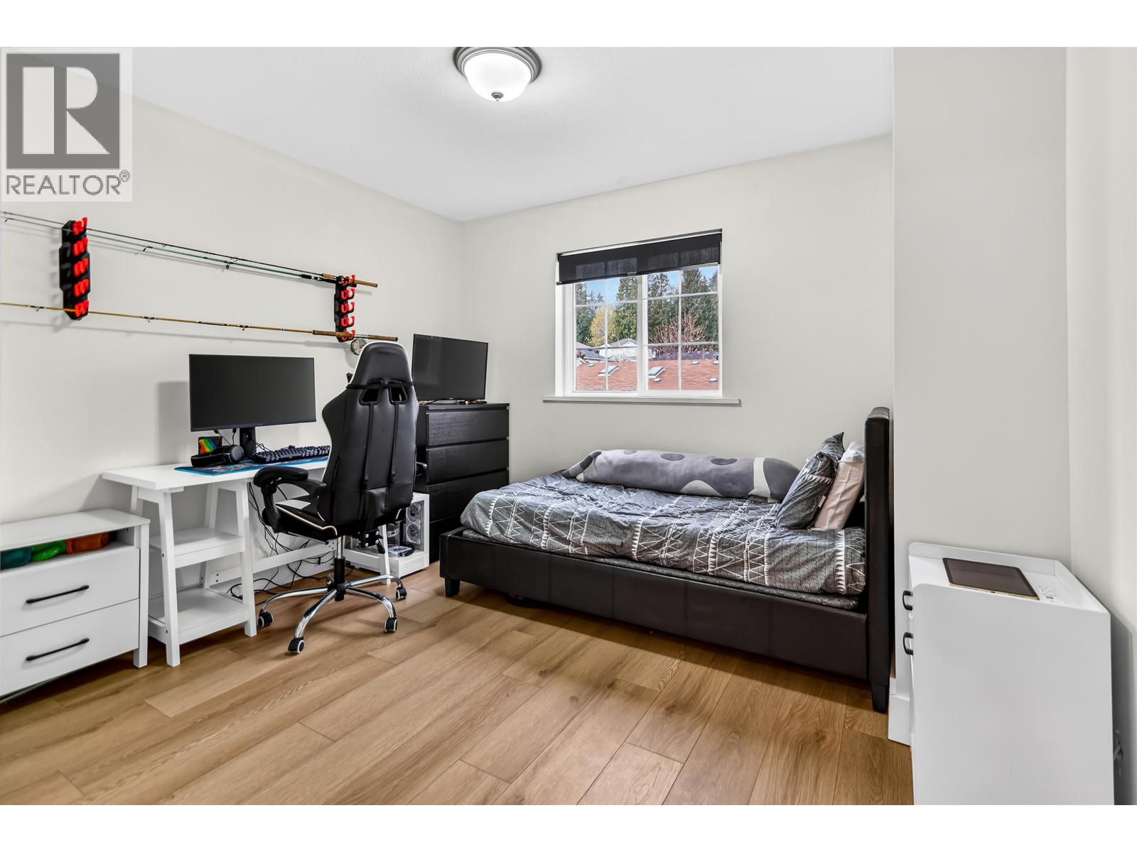 4 809 NORTH ROAD, Gibsons