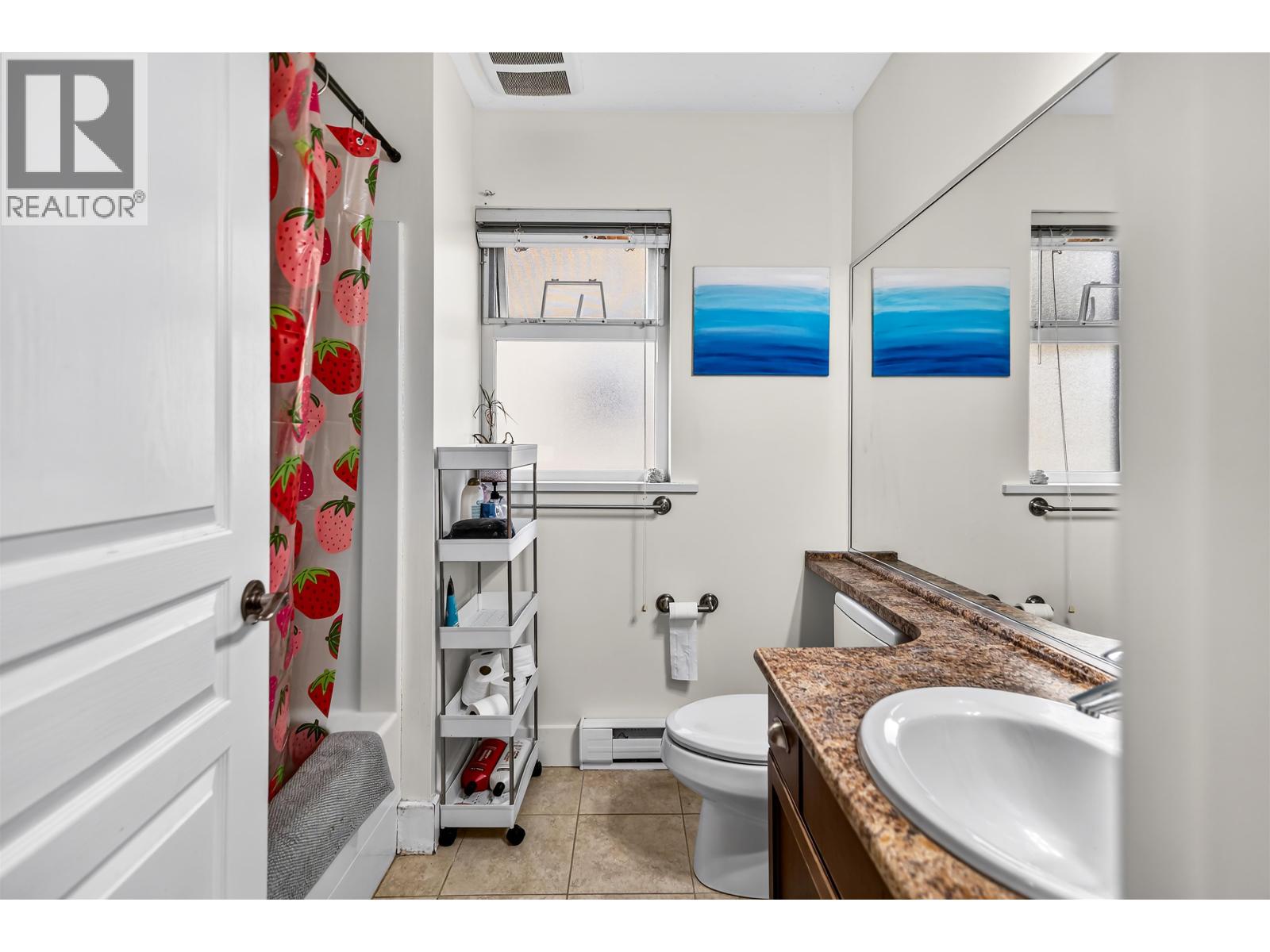 4 809 NORTH ROAD, Gibsons
