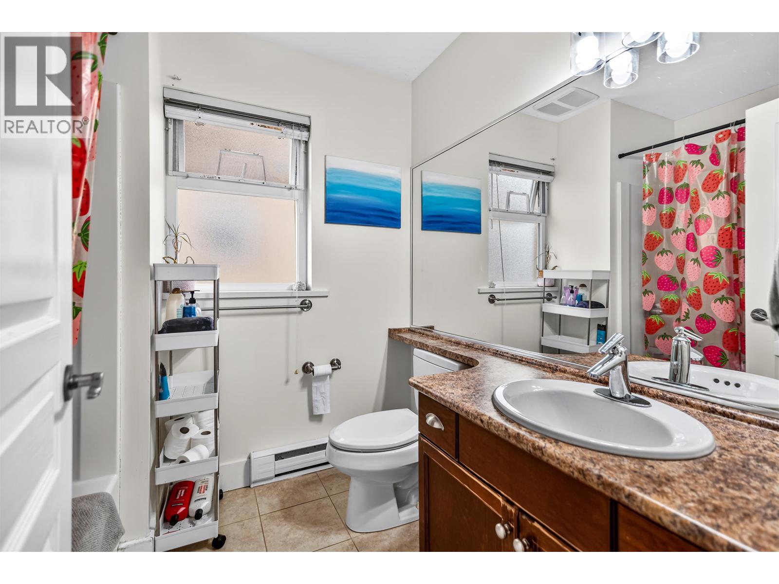 4 809 NORTH ROAD, Gibsons