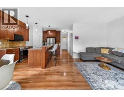4 809 North Road, Gibsons, BC V0N1V9 Photo 11
