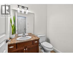 4 809 North Road, Gibsons, BC V0N1V9 Photo 13