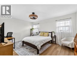 4 809 North Road, Gibsons, BC V0N1V9 Photo 14