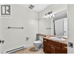 4 809 North Road, Gibsons, BC V0N1V9 Photo 17