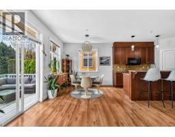 4 809 North Road, Gibsons, BC V0N1V9 Photo 6