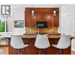 4 809 North Road, Gibsons, BC V0N1V9 Photo 9