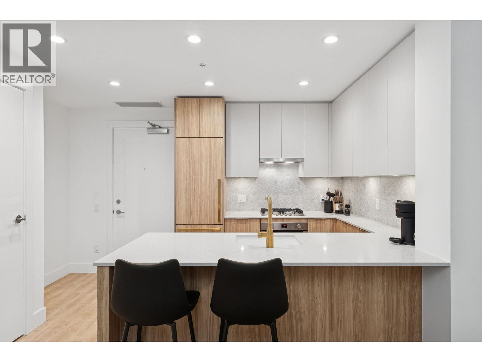 208 2375 EMERY COURT, North Vancouver