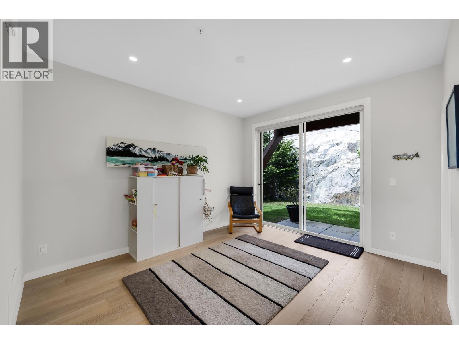 41322 HORIZON DRIVE, Squamish