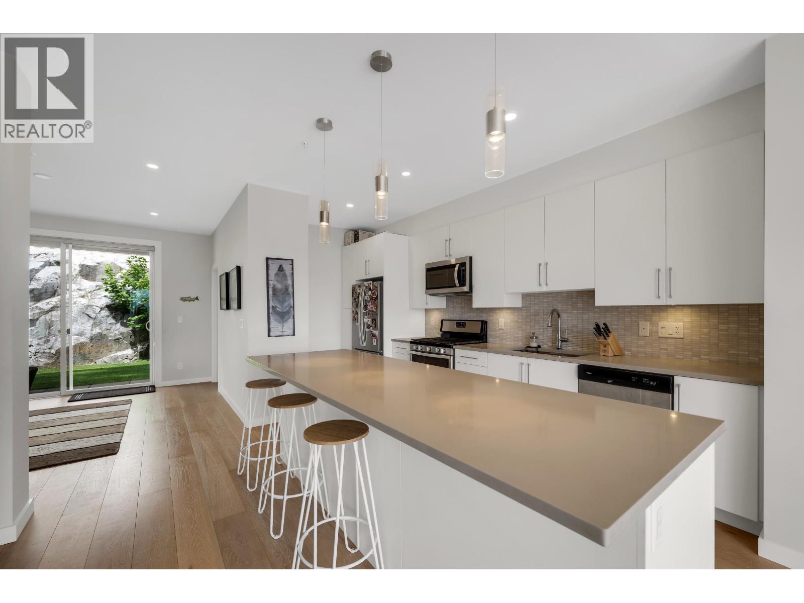 41322 HORIZON DRIVE, Squamish