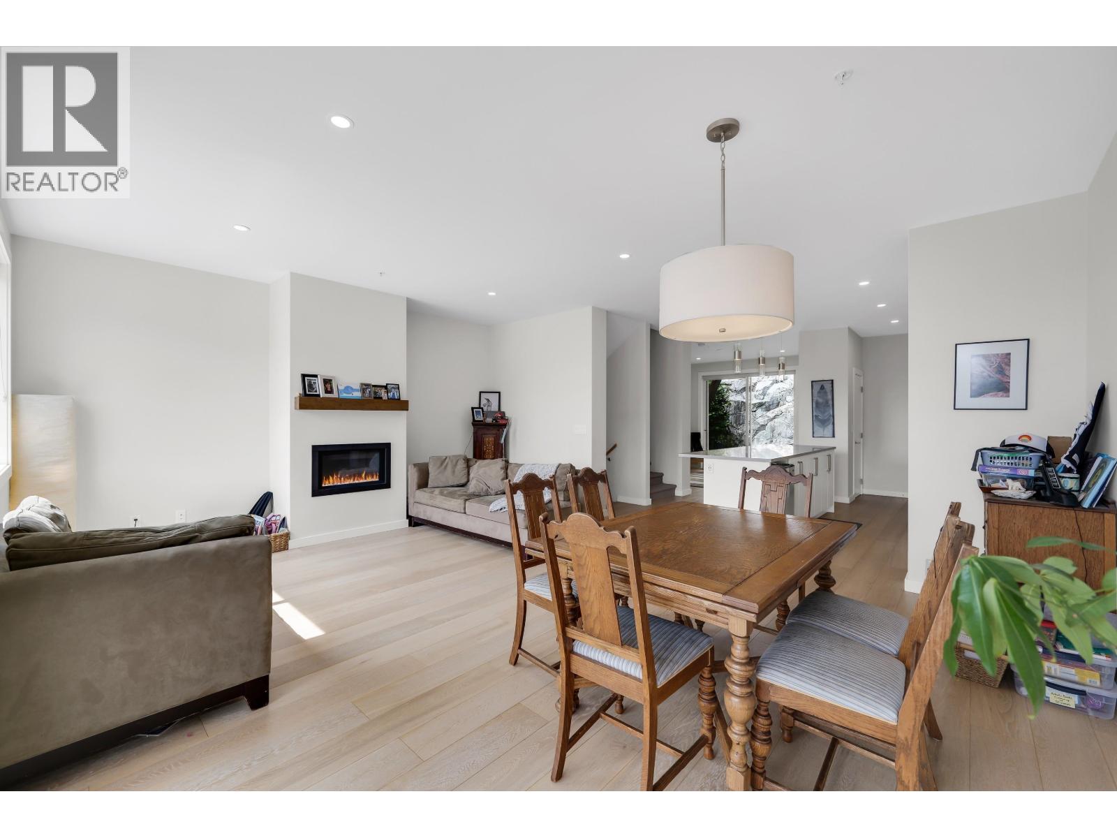 41322 HORIZON DRIVE, Squamish
