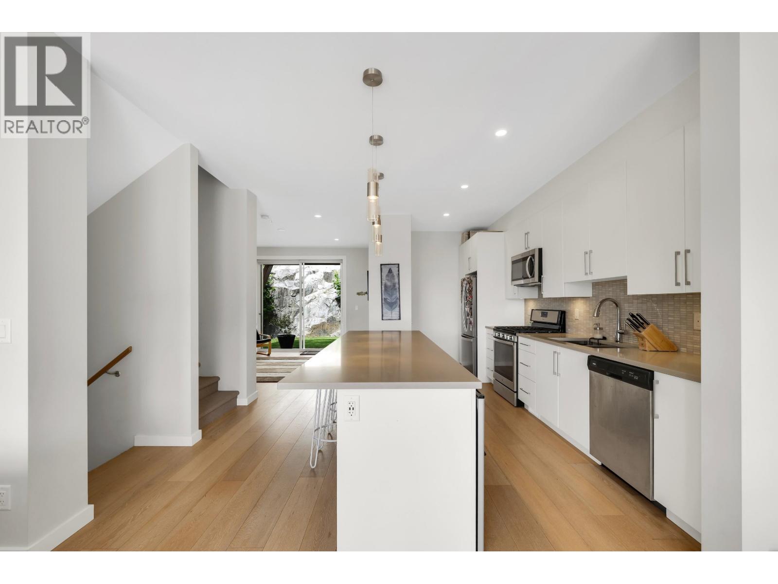 41322 HORIZON DRIVE, Squamish