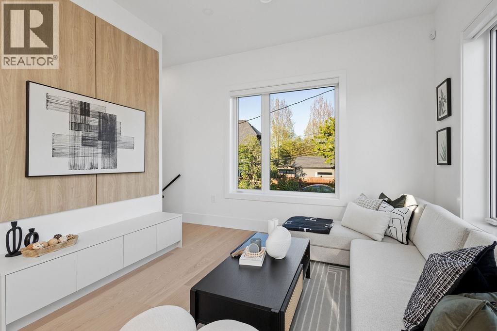 2754 GRAVELEY STREET, Vancouver