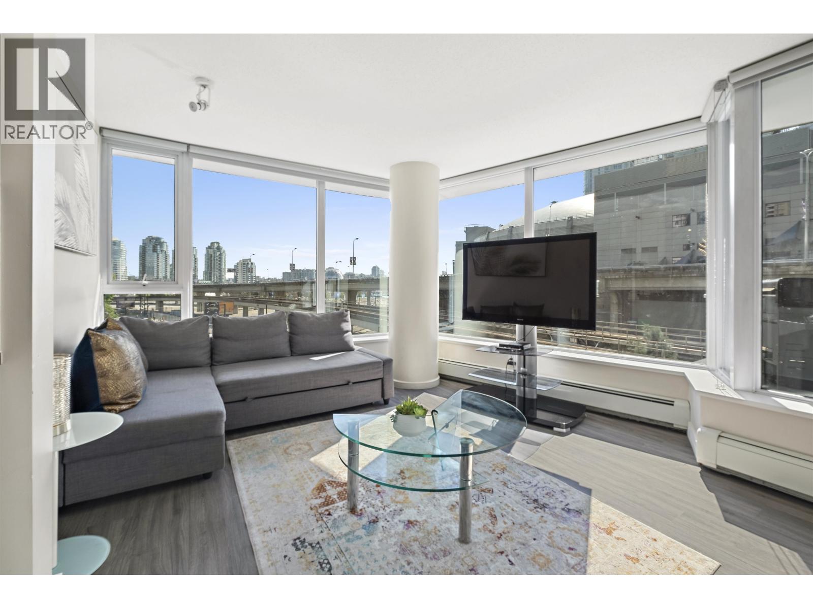 305 689 ABBOTT STREET, Vancouver — photo 5