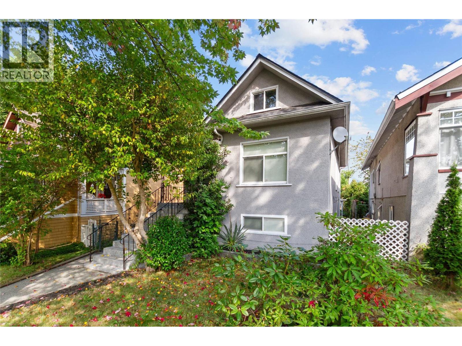 2461 DUNDAS Street, Vancouver, British Columbia, V5K1P5, Vancouver, British Columbia — photo 2 of 5