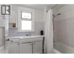 2461 Dundas Street, Vancouver, BC V5K1P5 Photo 13