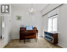 2461 Dundas Street, Vancouver, BC V5K1P5 Photo 6