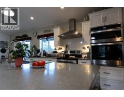 5pc Ensuite bath - 3020 Prospect Creek Fsr Road, Merritt, BC V1K1N8 Photo 8