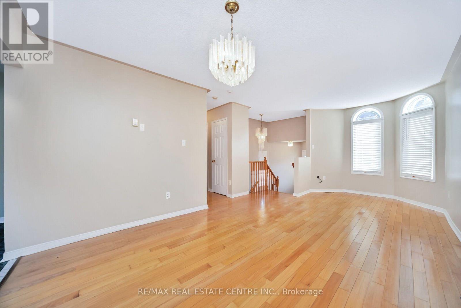 111 SPRINGVIEW DRIVE - 12