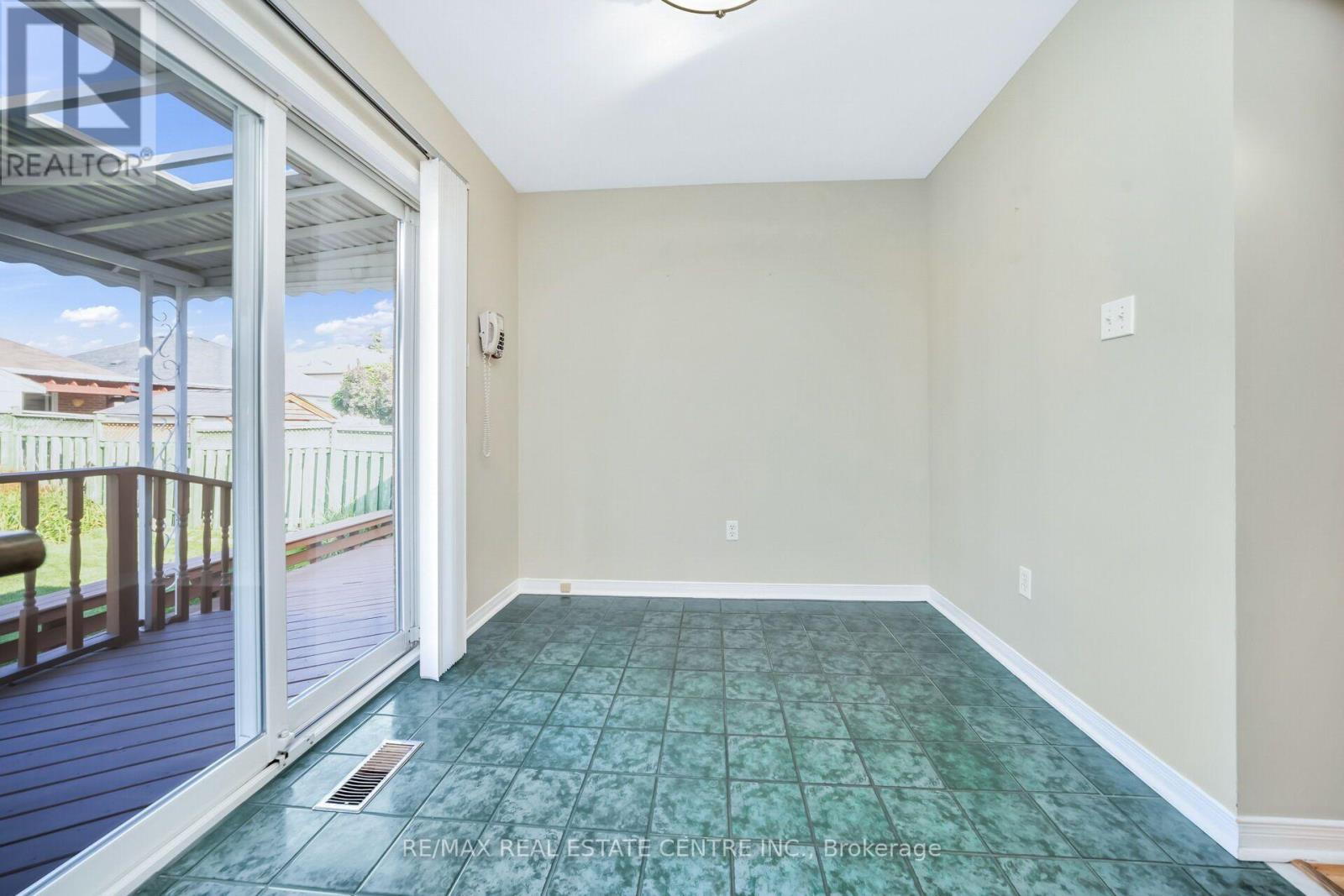 111 SPRINGVIEW DRIVE - 15
