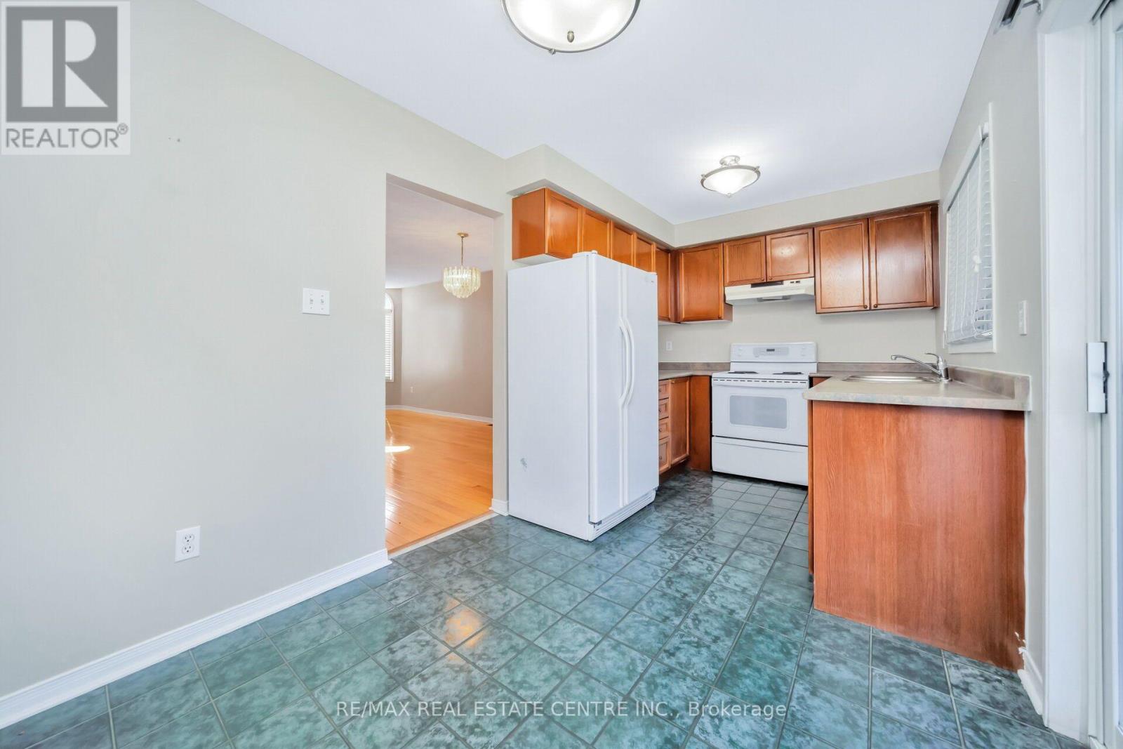 111 SPRINGVIEW DRIVE - 16