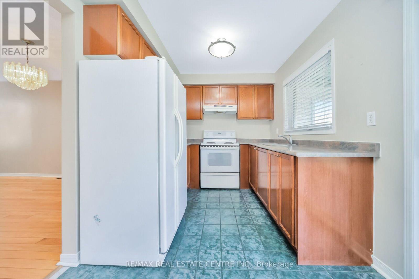 111 SPRINGVIEW DRIVE - 17