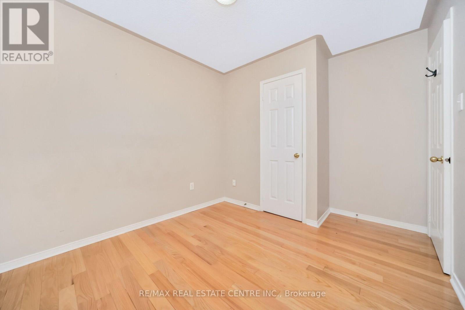 111 SPRINGVIEW DRIVE - 23