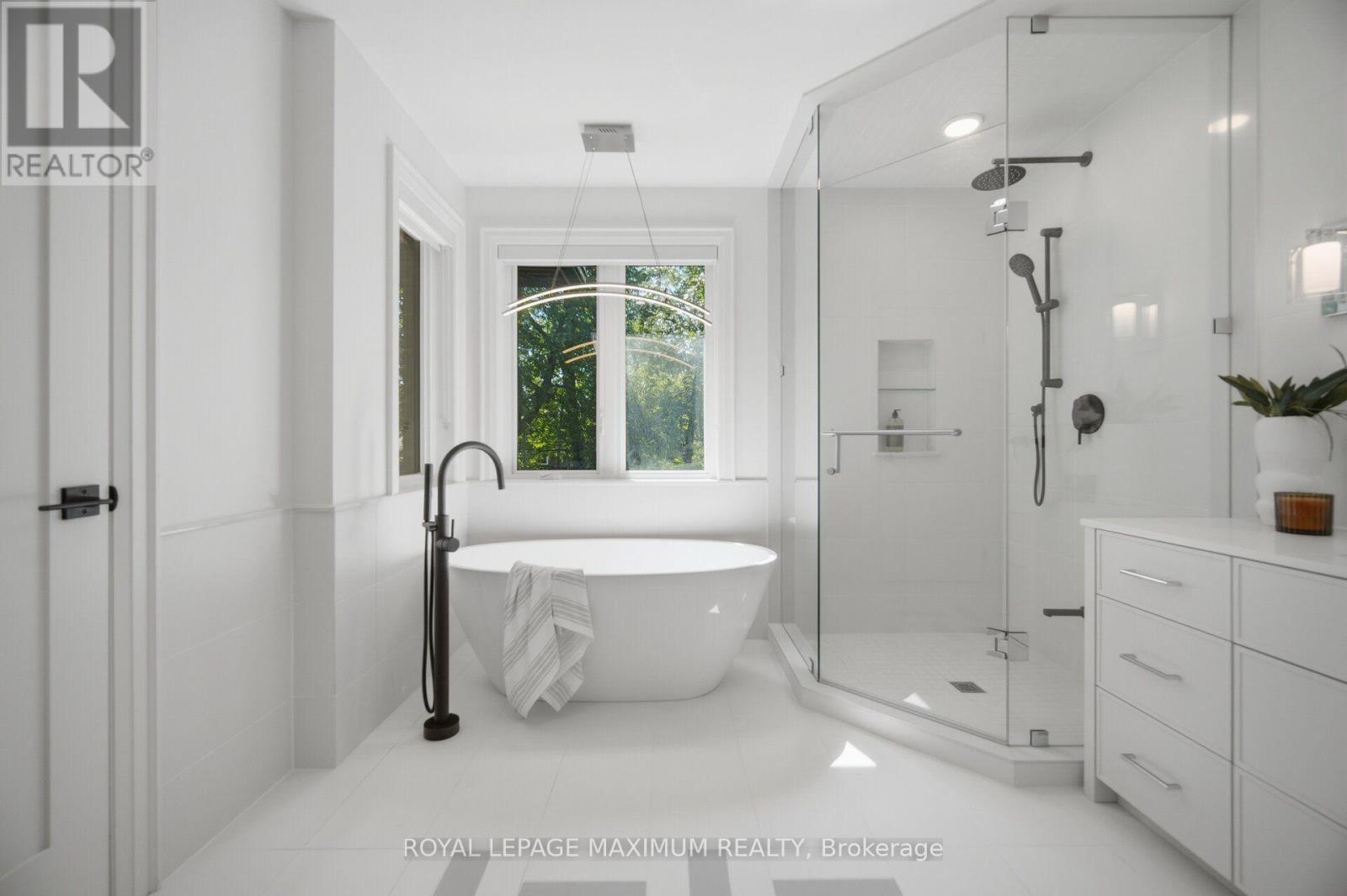 11 PARK BOULEVARD - 28
