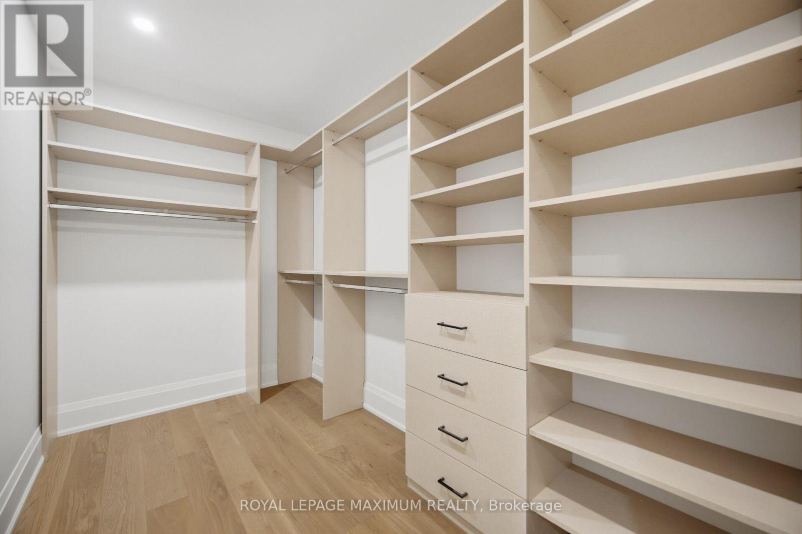 11 PARK BOULEVARD - 29