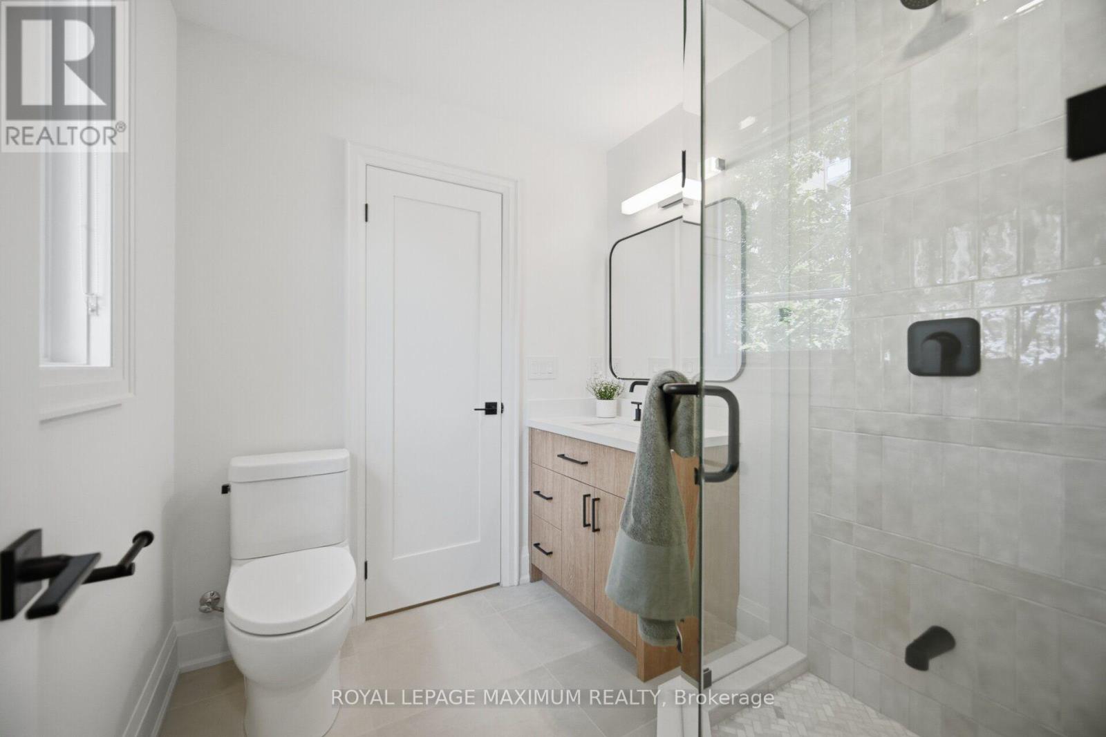 11 PARK BOULEVARD - 32