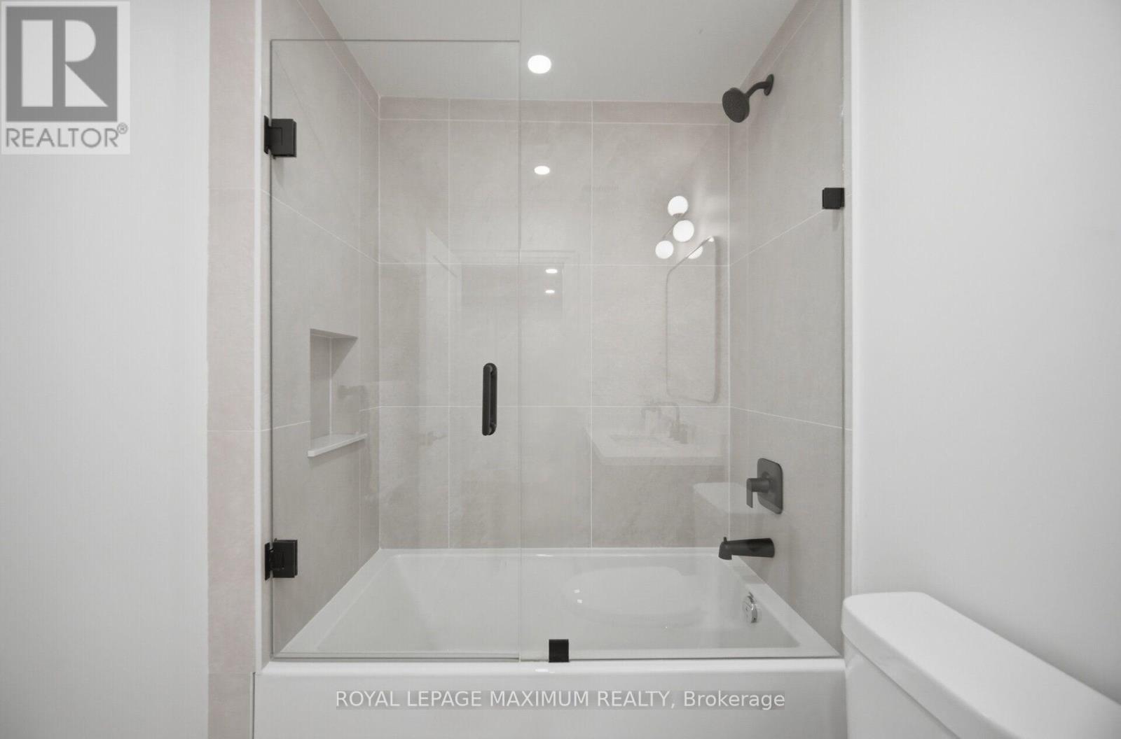 11 PARK BOULEVARD - 42