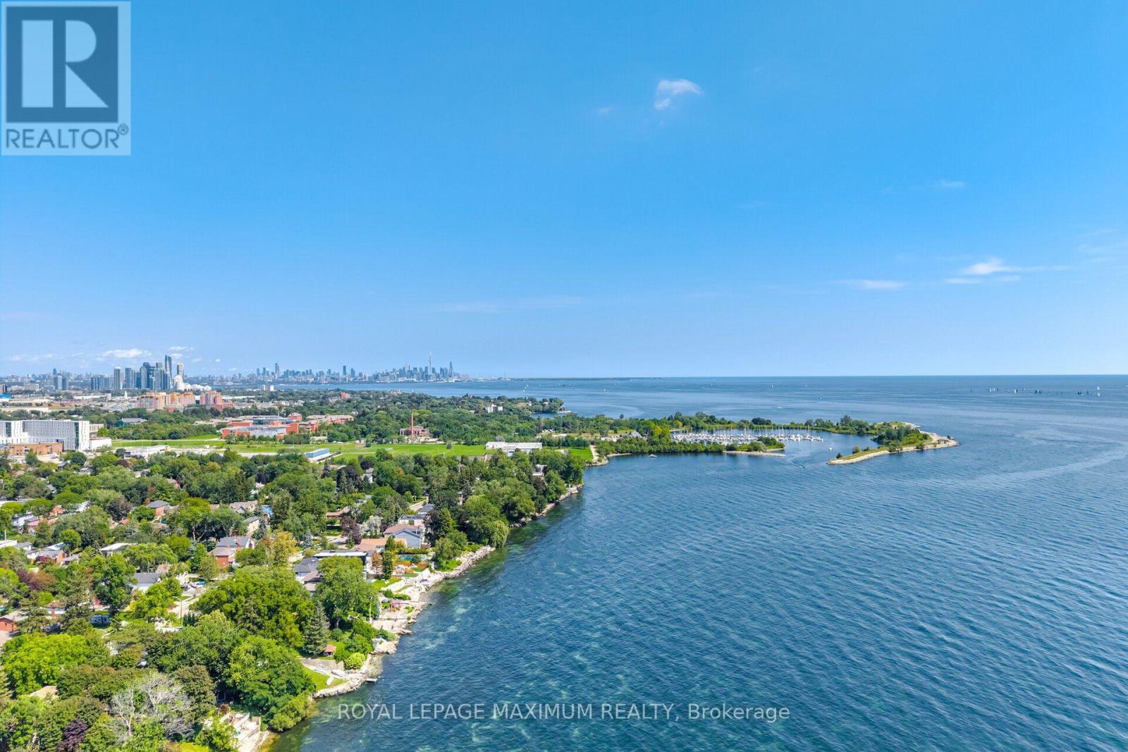 11 PARK BOULEVARD - 48