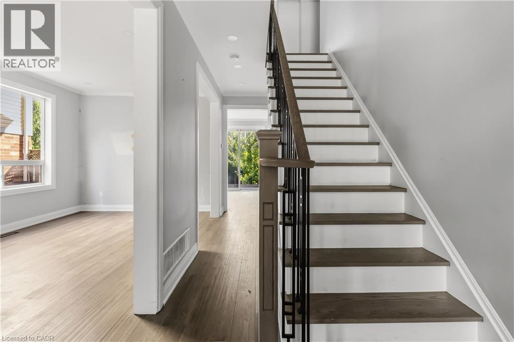 930 LANCASTER Boulevard - Image 4